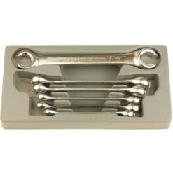 Force CLES A TUYAUTER DIMENSIONS DE 8 à 14 En 6 PANS DE 17 X 19 En 12 PANS